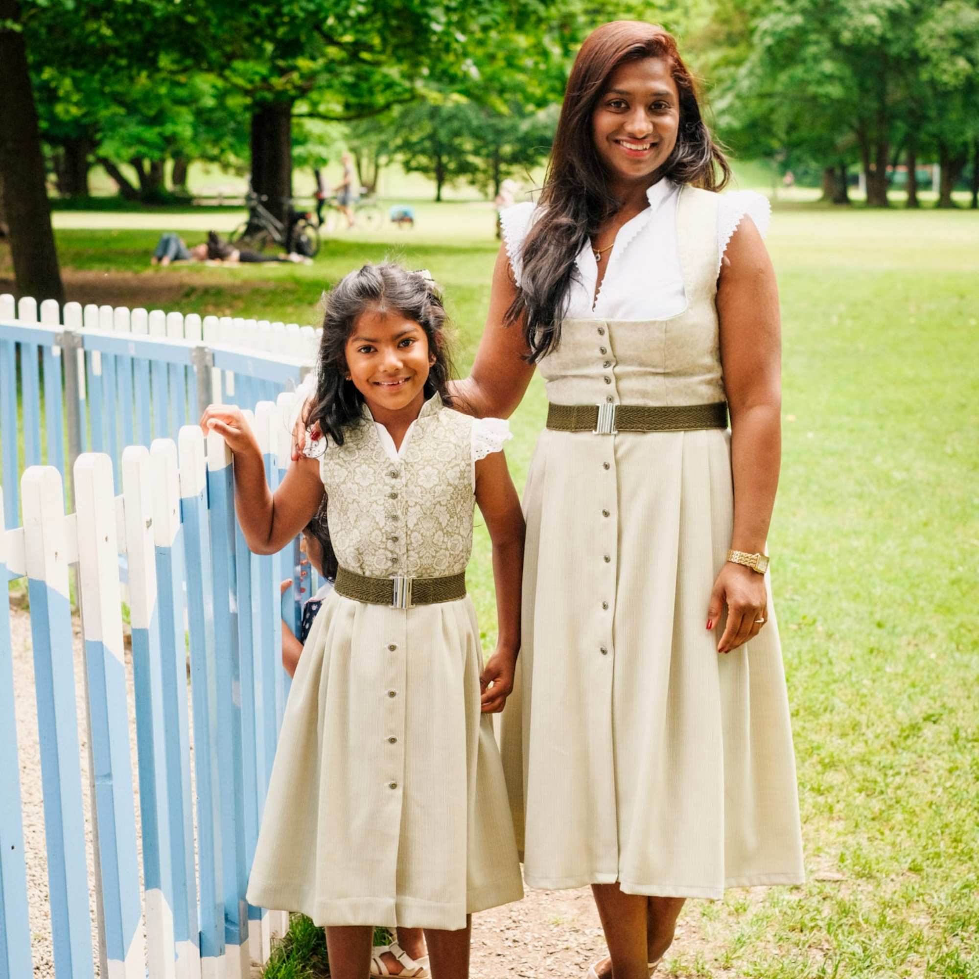 Damendirndl + Kinderdirndl pastellgrün