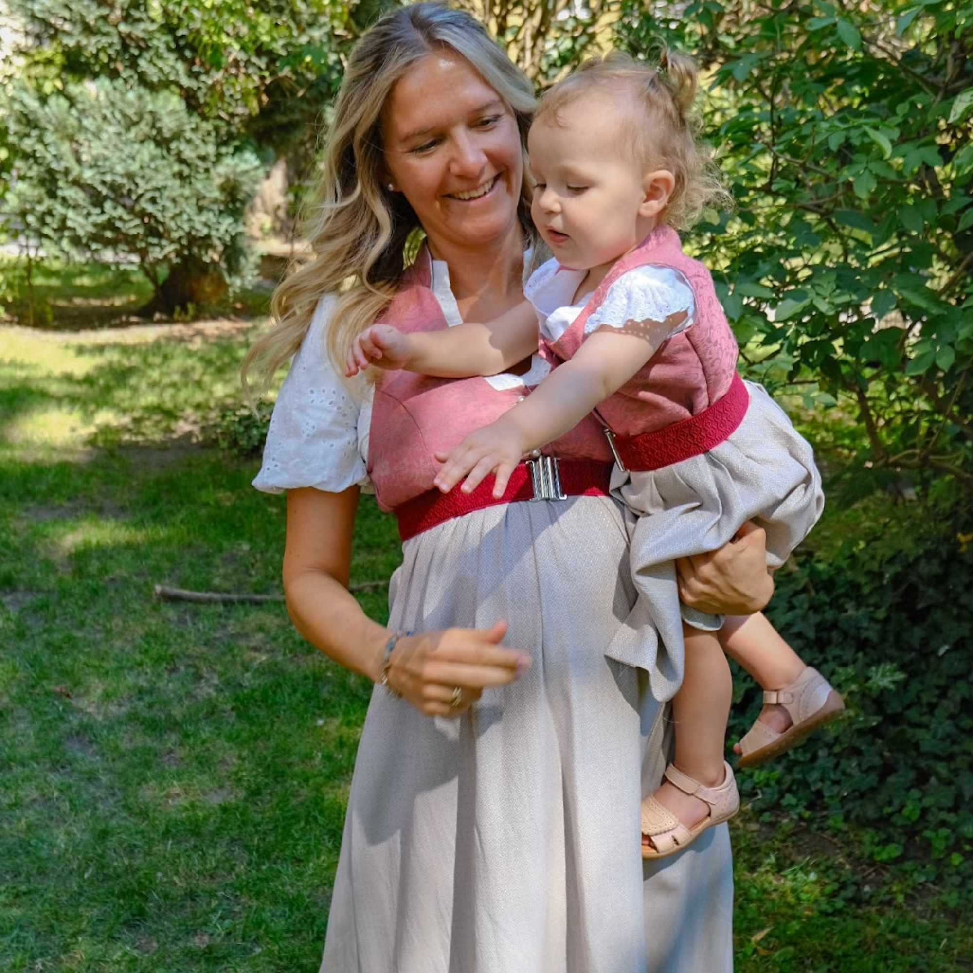 Umstandsdirndl + Kinderdirndl rosé/beige