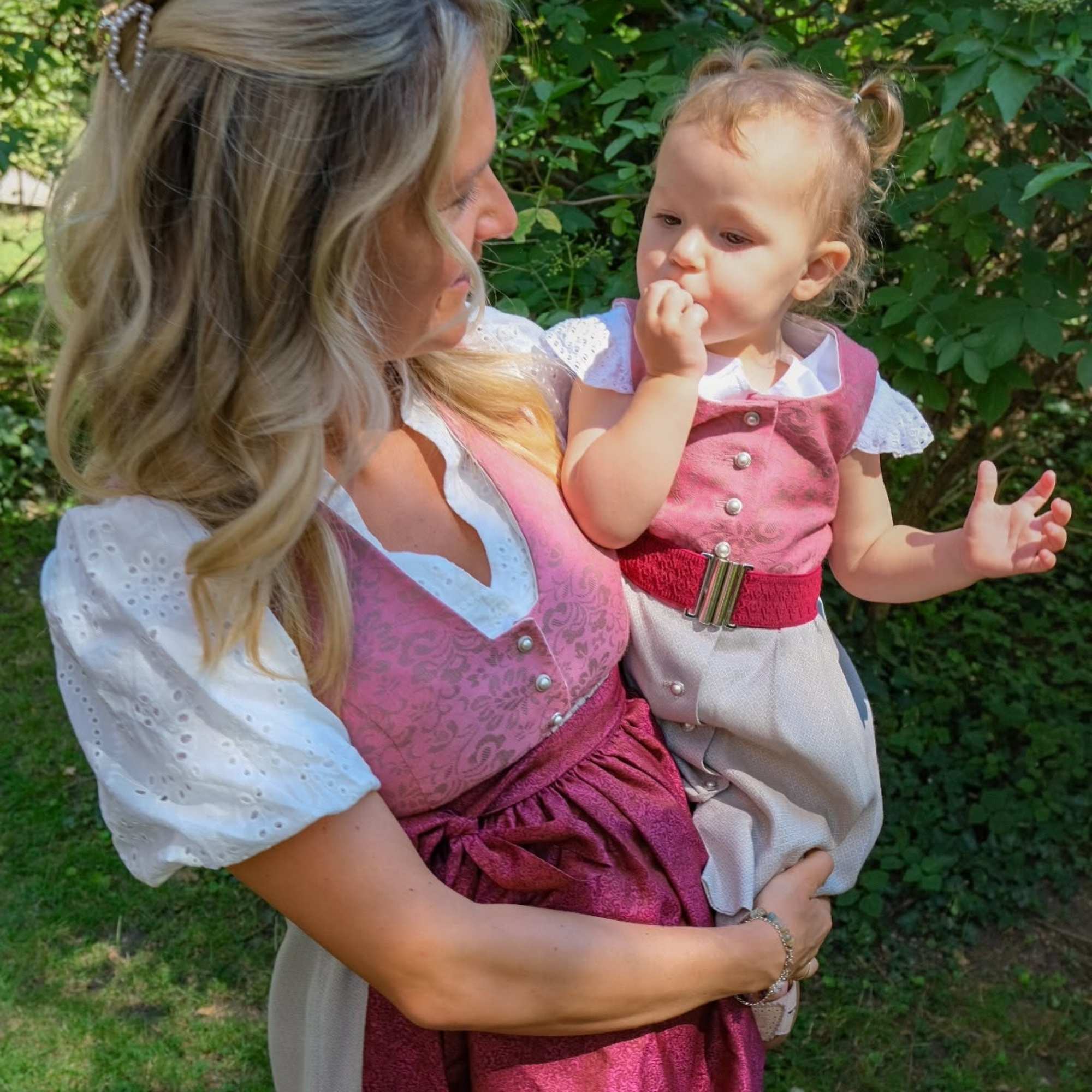 Umstandsdirndl + Kinderdirndl rosé/beige